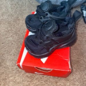 Nike Prestos Size 4c
